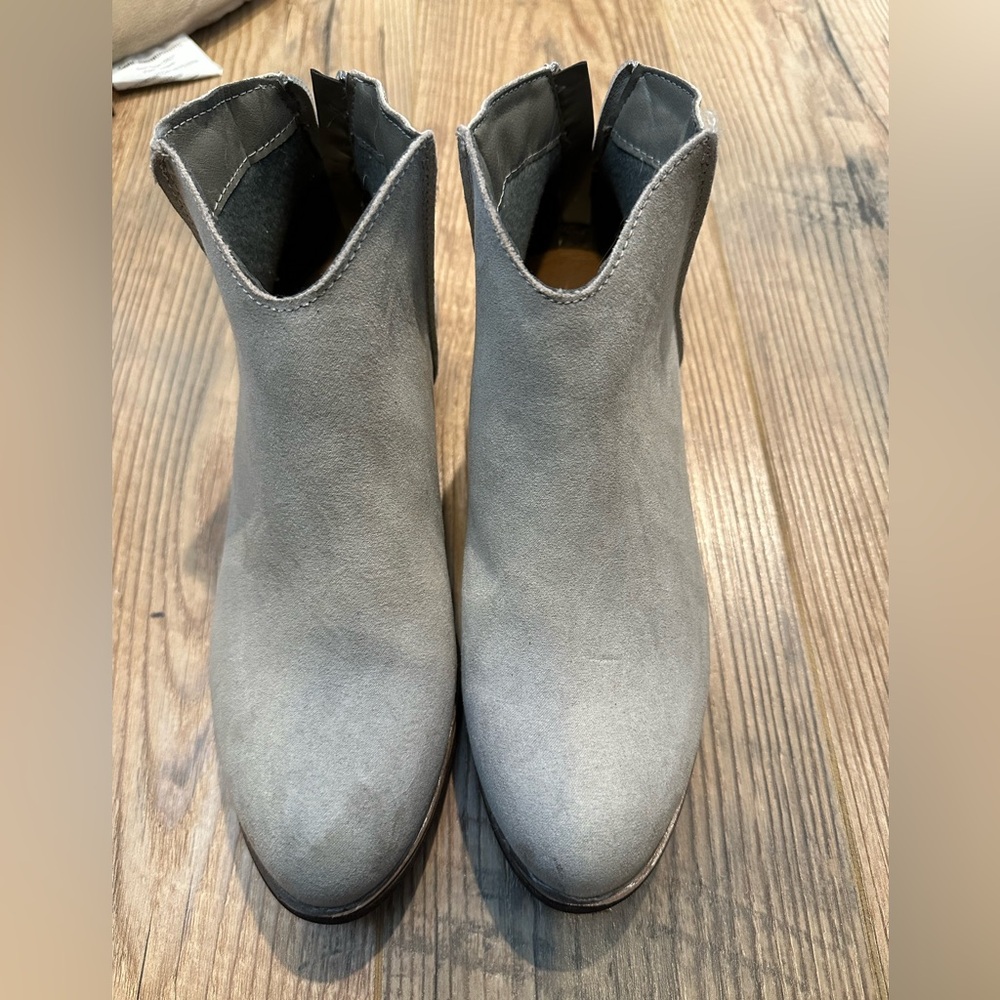 Women's Gray Ankle Boots